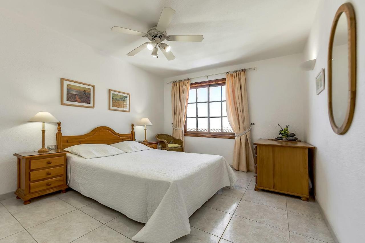 First line beach front 2 bedroom apartment Los Gigantes Santiago del Teide Extérieur photo